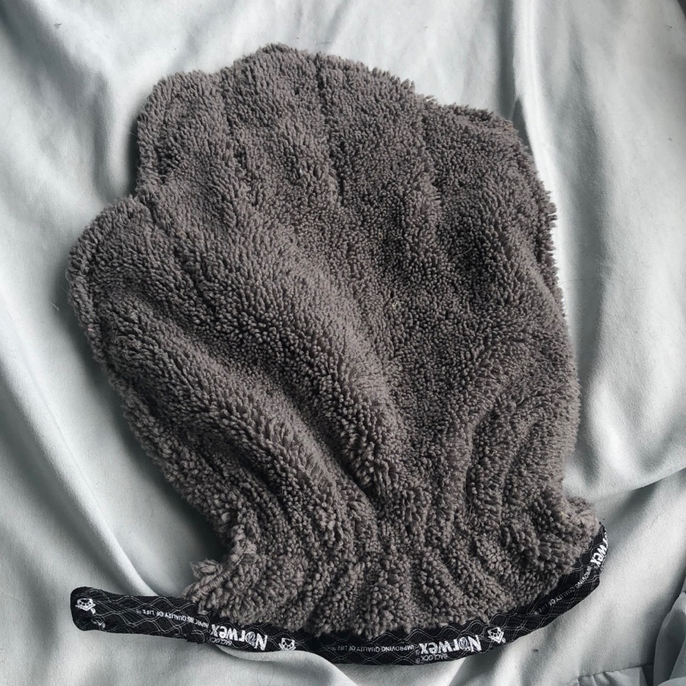 Norwex environment friendly Pet Mitt